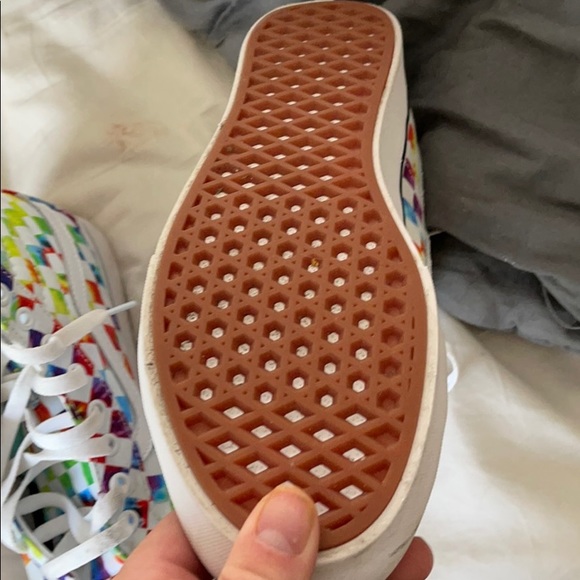 Vans - Picture 3 of 5